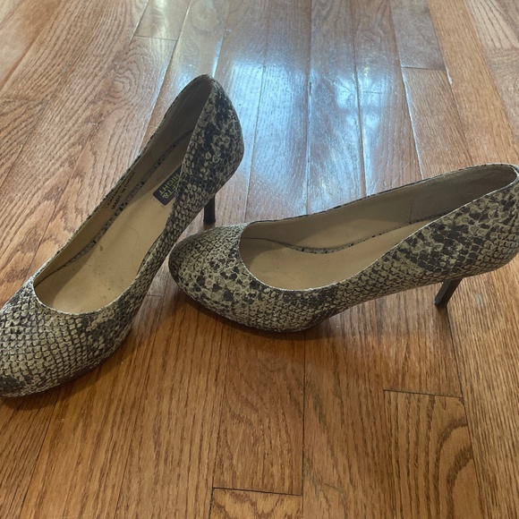 Animal print round toe heels - Picture 1 of 3